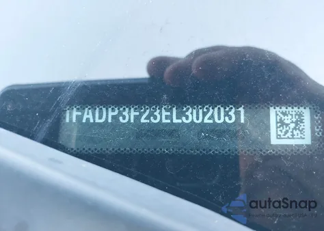 2014 Ford Focus Se z USA, uszkodzony, nr VIN 1FADP3F23EL302031